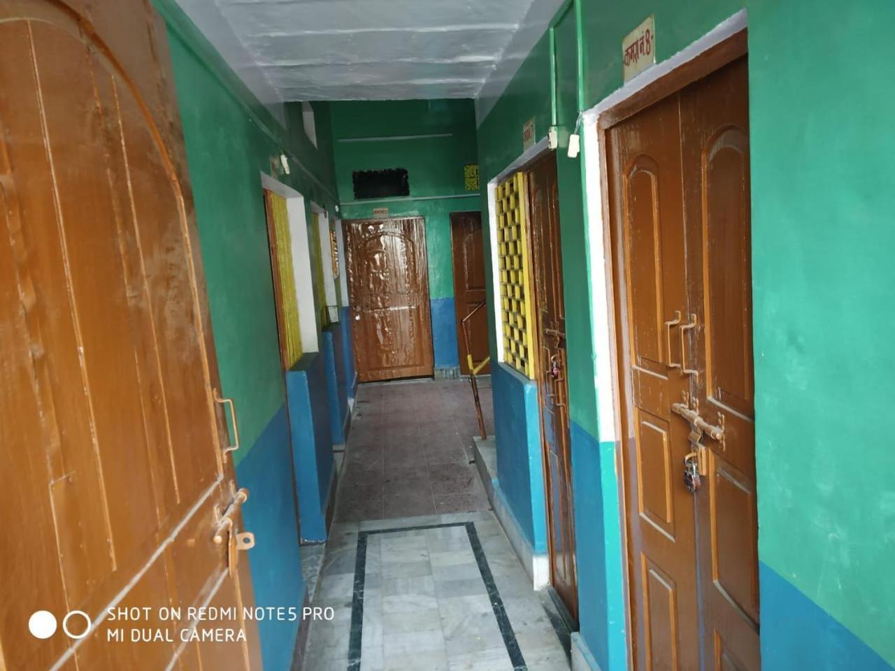 Hotel Yatri Niwas Varanasi Exterior foto